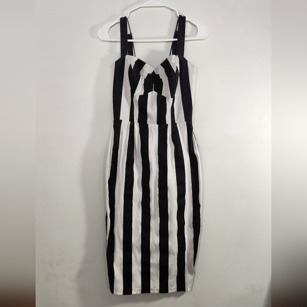 Deadly Dames Pinup Girl Clothing Black and White Striped Dress